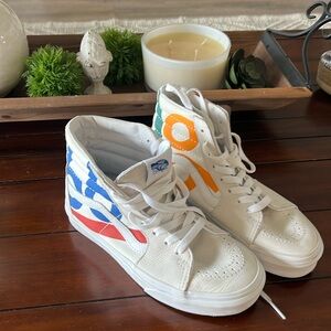 Van’s like NEW no box size 4 youth high top sneaker white with primary colors